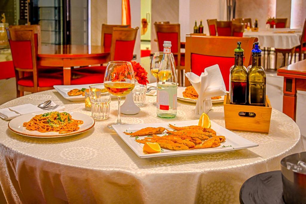 Hotel Vivas Durres Exterior photo