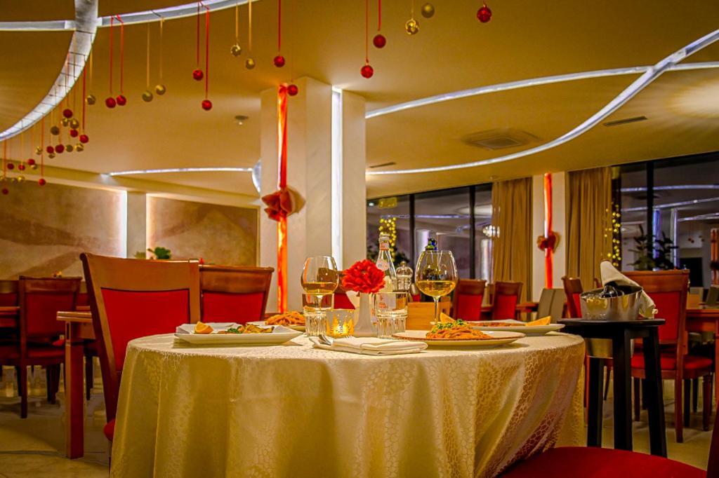 Hotel Vivas Durres Exterior photo