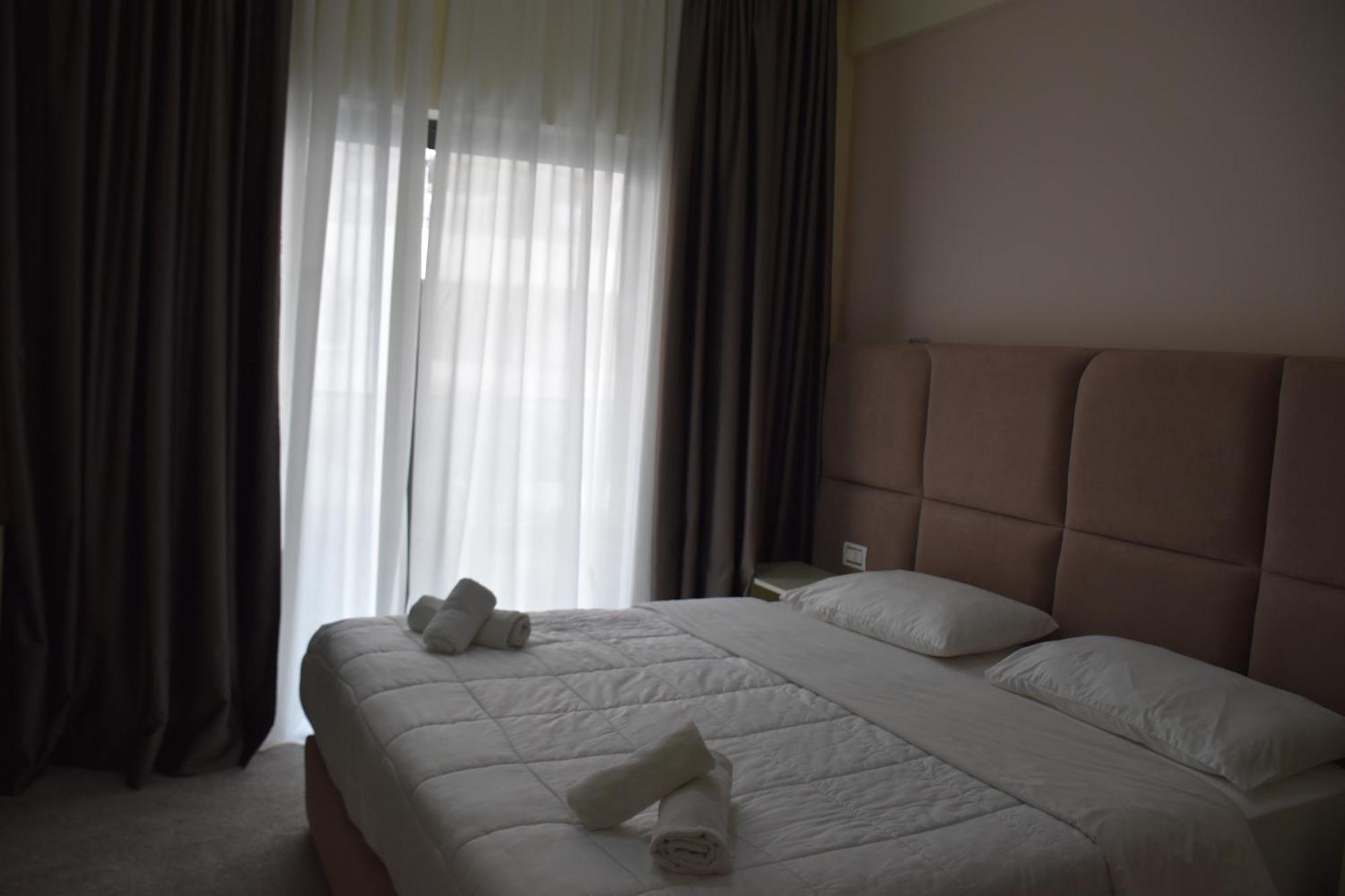 Hotel Vivas Durres Exterior photo
