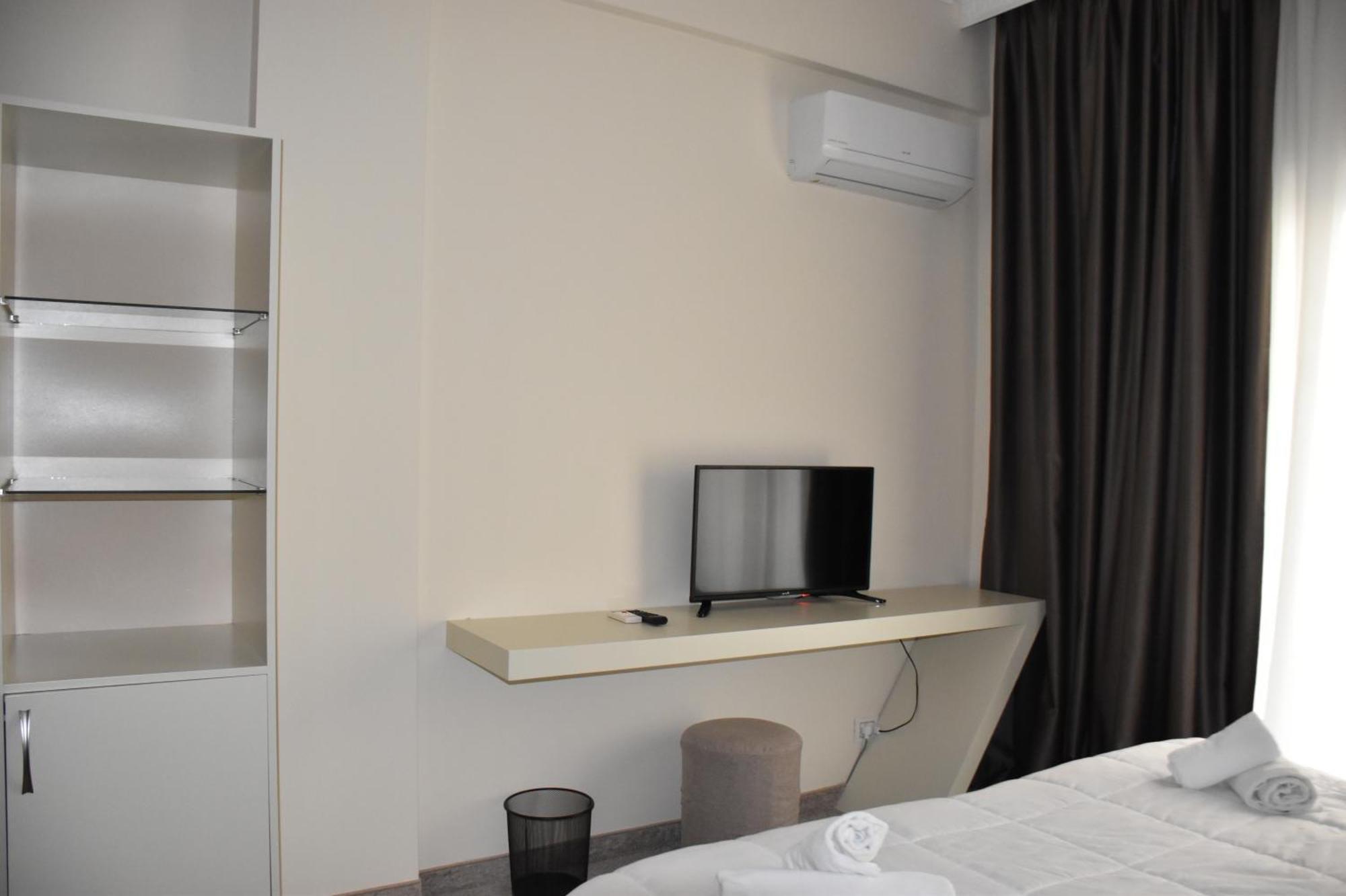 Hotel Vivas Durres Exterior photo